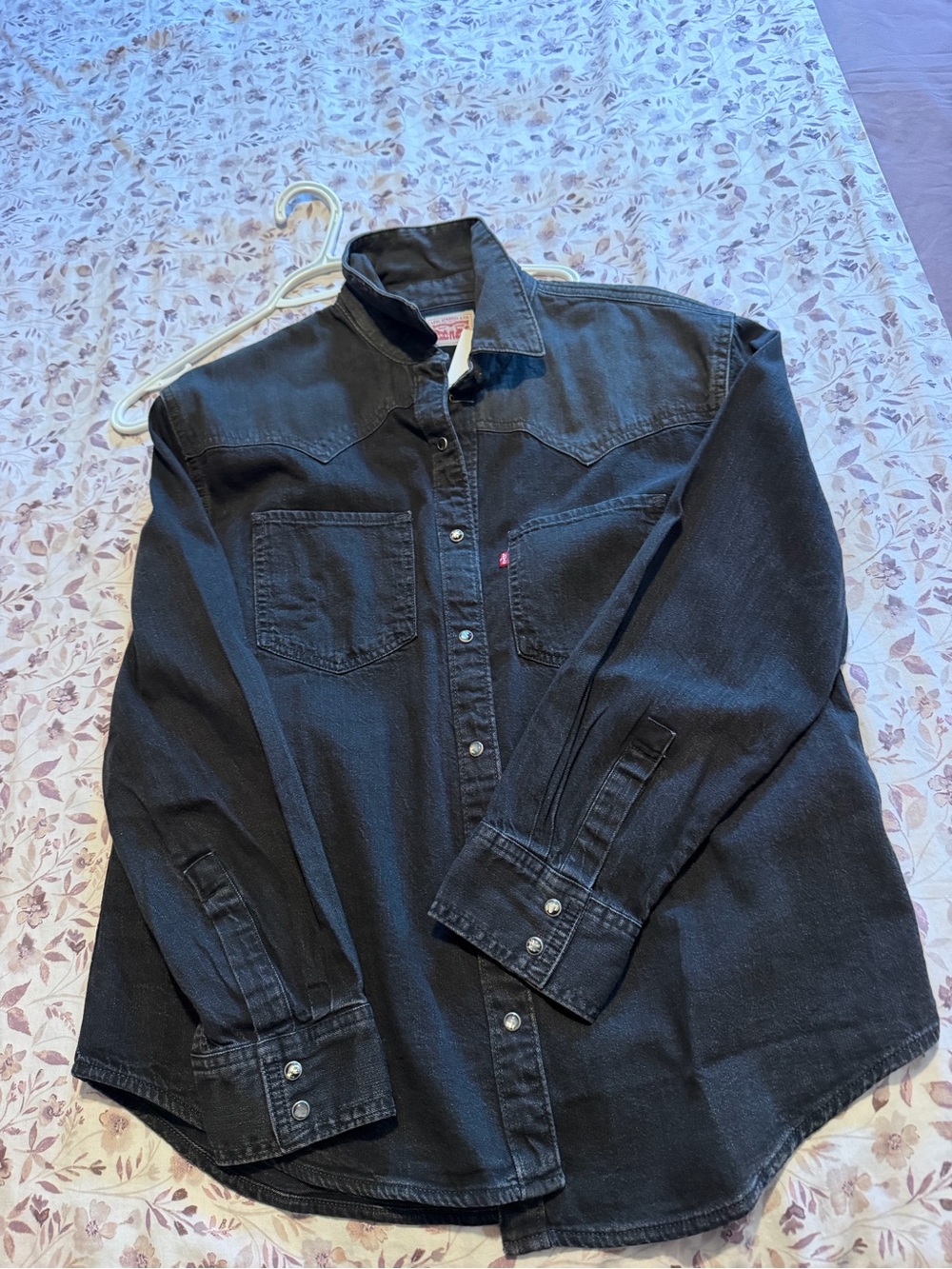 Levi's Black Denim Shirt Jacket with Chest Pockets - Picture 2 of 3